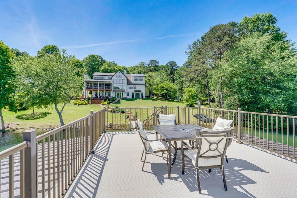 Lakefront Hiawassee Gem Boat Dock with Rooftop Deck